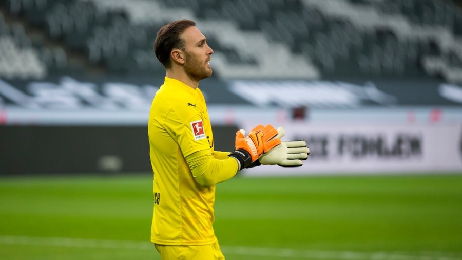 包含里程碑夜门兴格拉德巴赫豪取连胜，中超今晚刷纪录，管理层满意，数据趋势出现新变化的词条